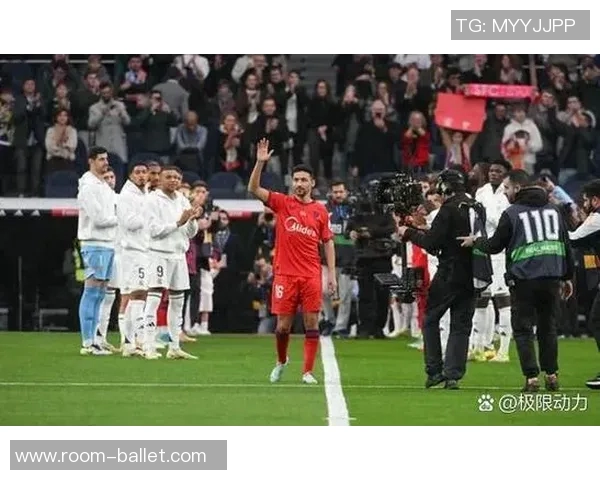 姆巴佩今年59球追平C罗纪录西甲官方社媒发布海报致敬传奇球星